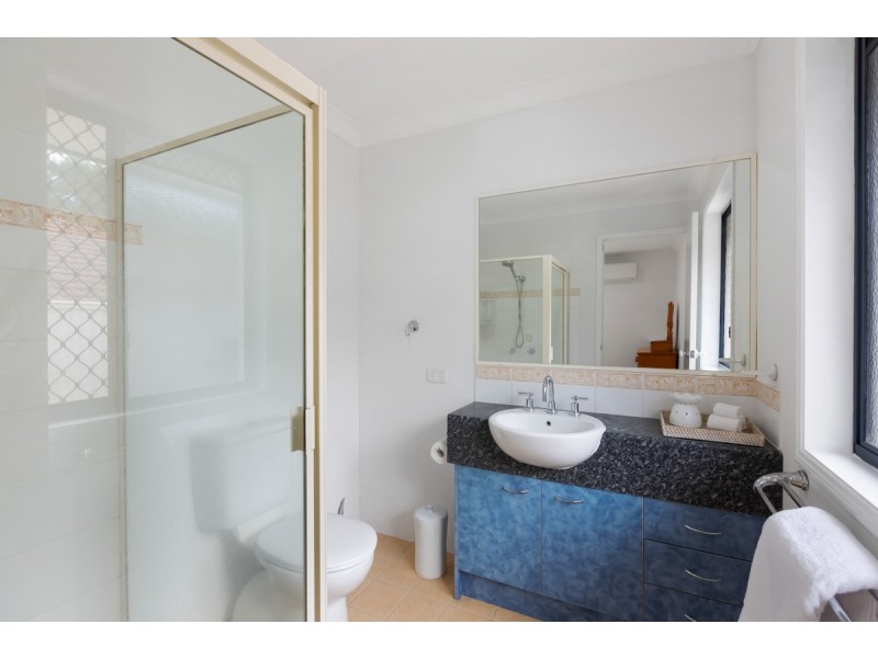 11 Seabrae Drive, Redland Bay QLD 4165