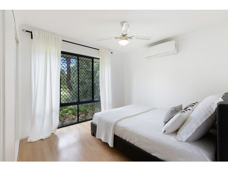 11 Seabrae Drive, Redland Bay QLD 4165