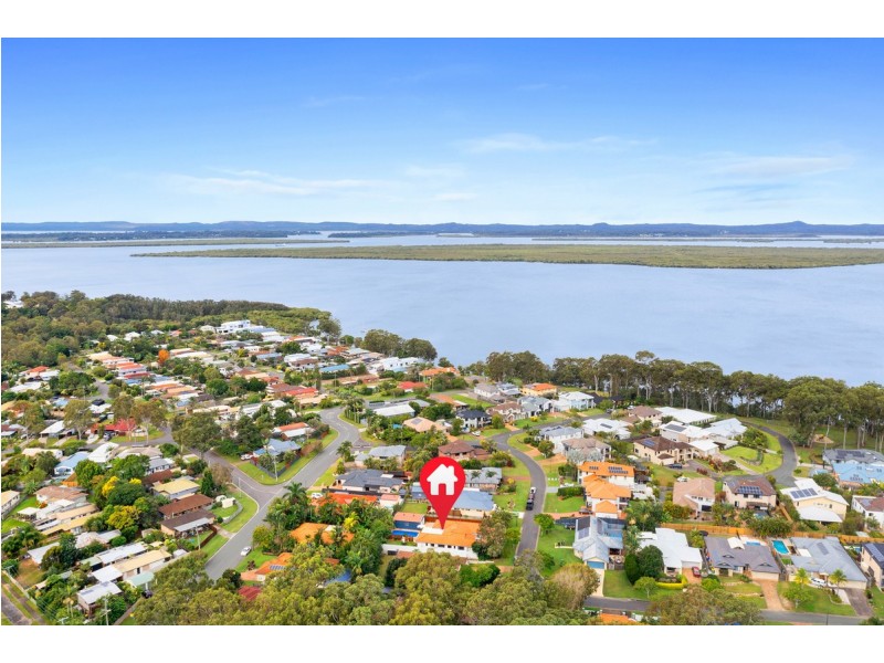 11 Seabrae Drive, Redland Bay QLD 4165