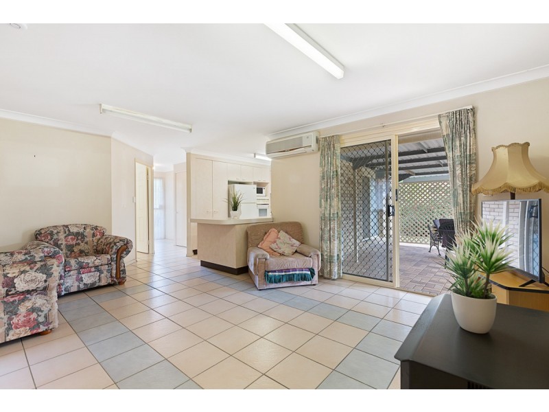 19 Duck Street, Birkdale QLD 4159