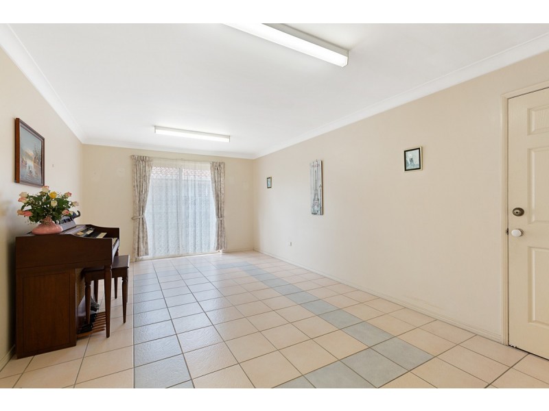 19 Duck Street, Birkdale QLD 4159