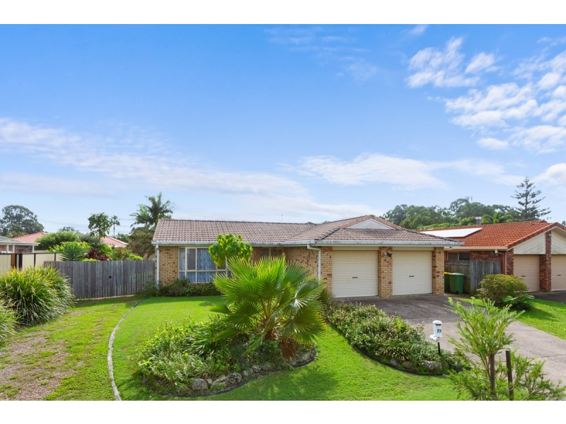 19 Duck Street, Birkdale QLD 4159