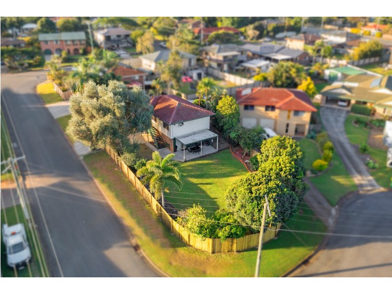 4 St Andrews Avenue, Birkdale QLD 4159