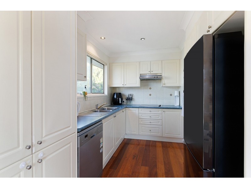 4 St Andrews Avenue, Birkdale QLD 4159