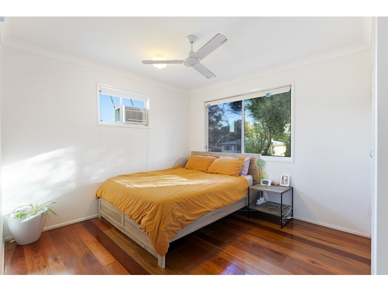 4 St Andrews Avenue, Birkdale QLD 4159