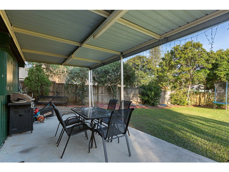 4 St Andrews Avenue, Birkdale QLD 4159