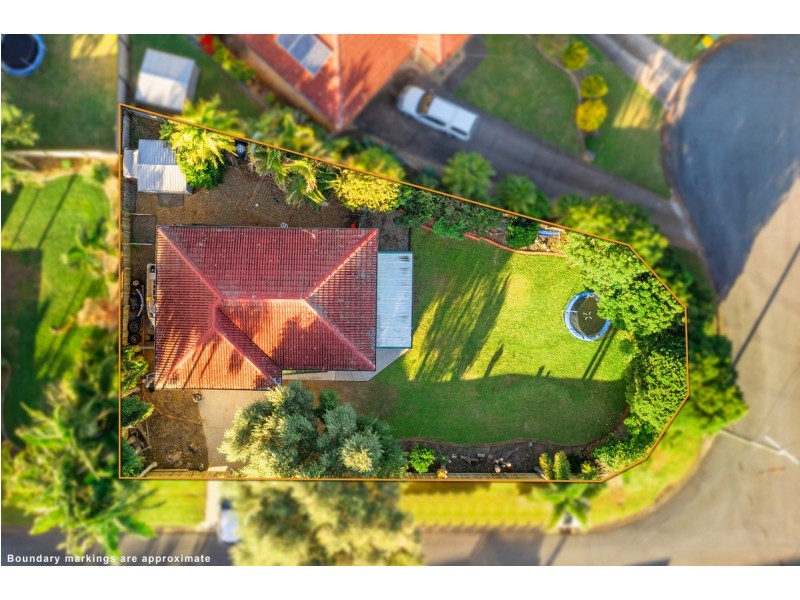 4 St Andrews Avenue, Birkdale QLD 4159