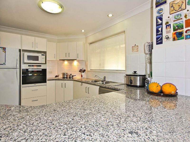 2/192 Shore Street N, Cleveland QLD 4163