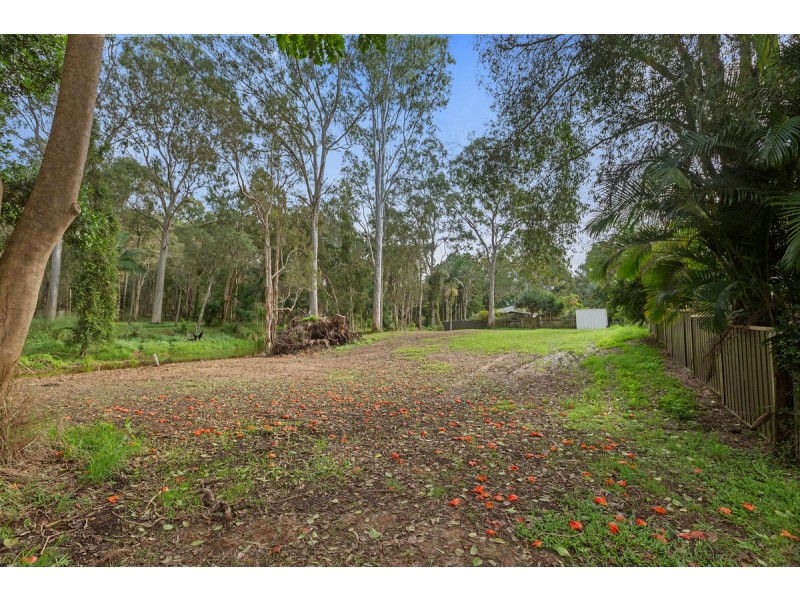 39 Pear Street, Redland Bay QLD 4165