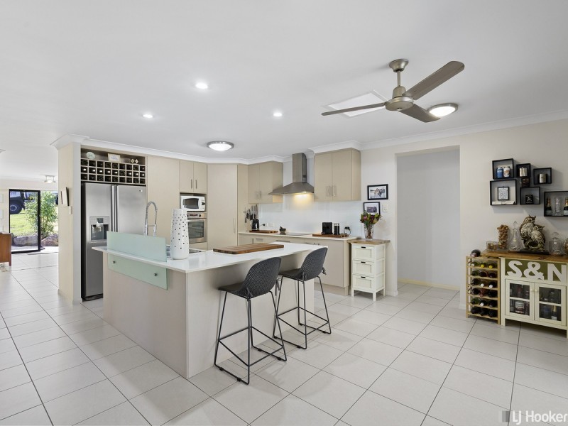 5 Hayes Street, Wakerley QLD 4154