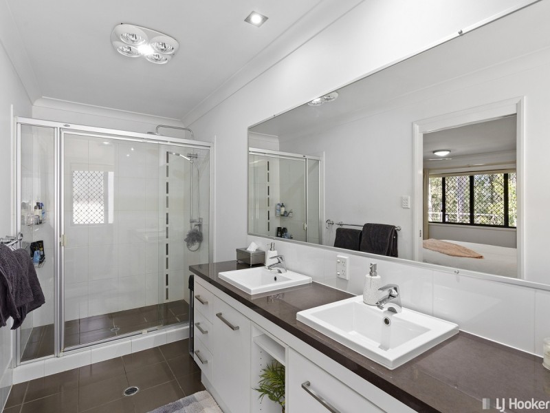 5 Hayes Street, Wakerley QLD 4154