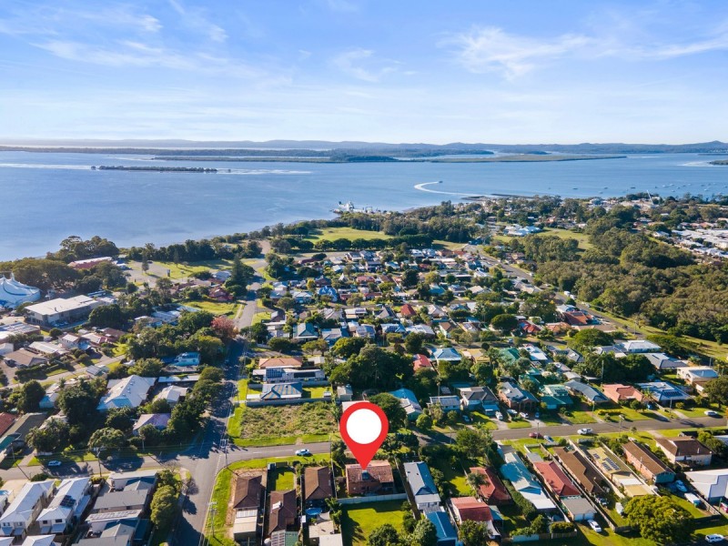 204 James Street, Redland Bay QLD 4165