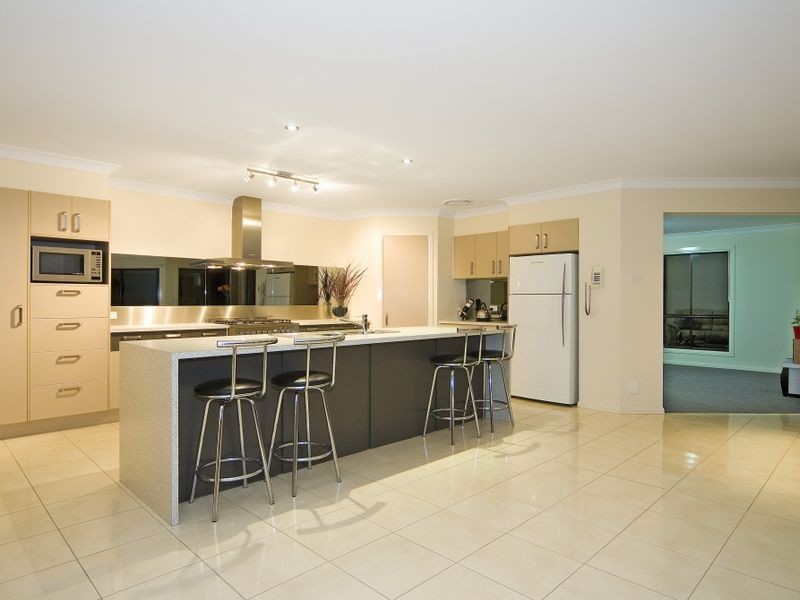 24 Waterville Drive, Thornlands QLD 4164