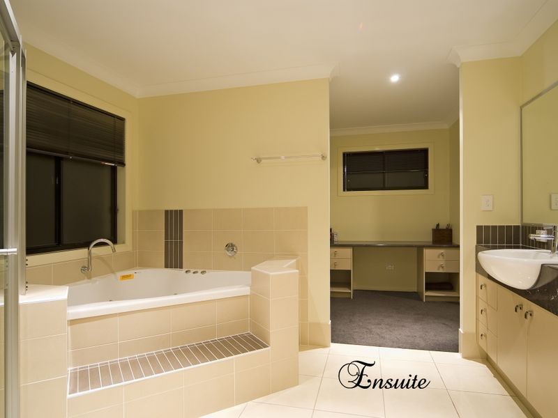 24 Waterville Drive, Thornlands QLD 4164