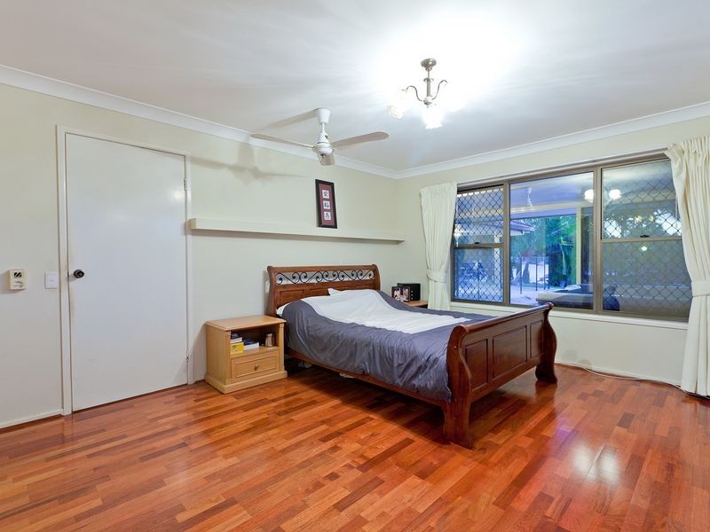4 Bollard Court, Raby Bay QLD 4163
