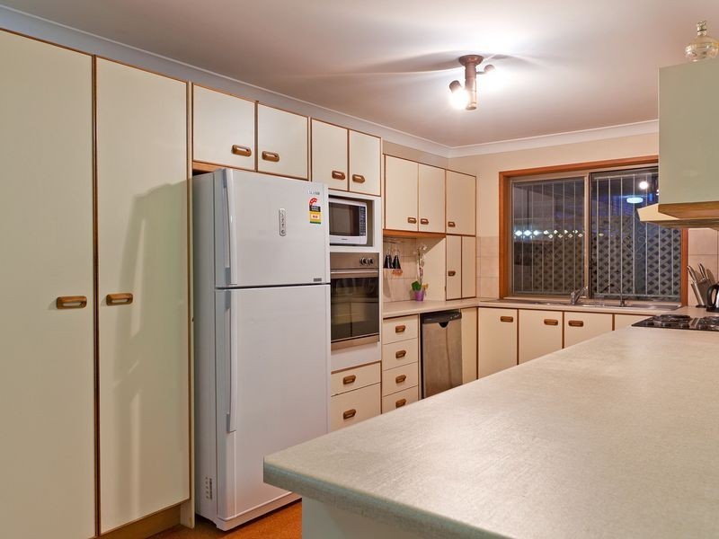 4 Bollard Court, Raby Bay QLD 4163