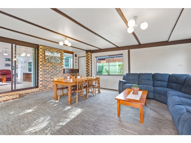 238 Mill Street, Redland Bay QLD 4165