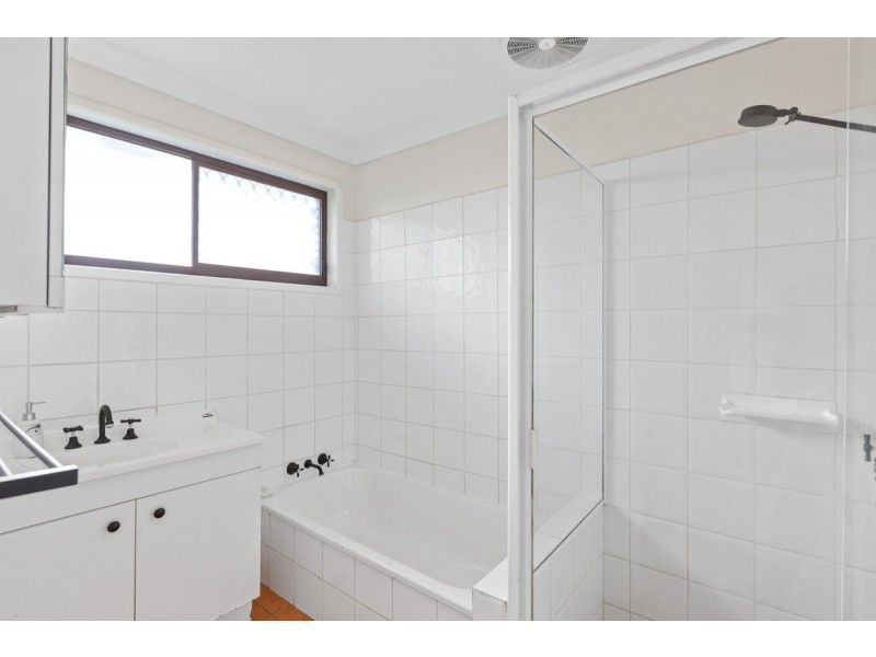 238 Mill Street, Redland Bay QLD 4165