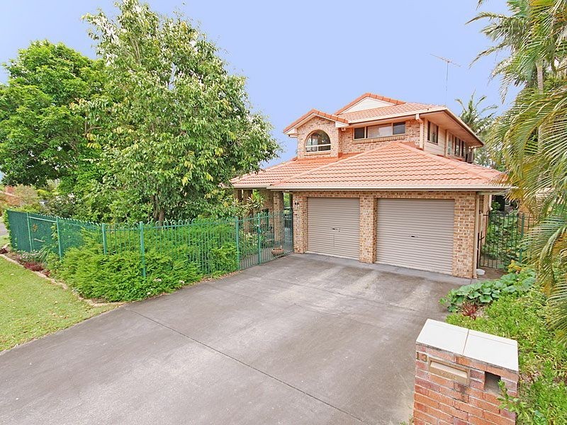 13 Falcon Avenue, Thornlands QLD 4164