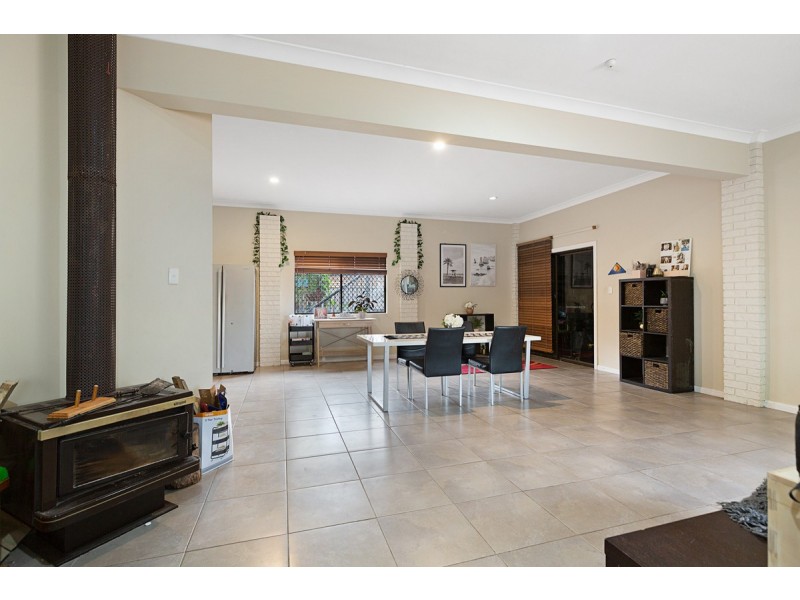 2 Ocean Street, Cleveland QLD 4163