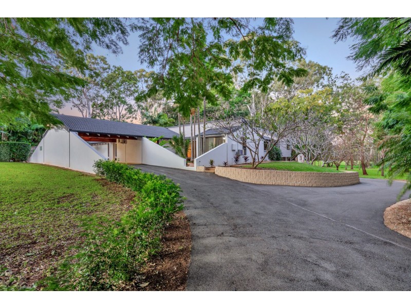 251-255 Wellington Street, Ormiston QLD 4160