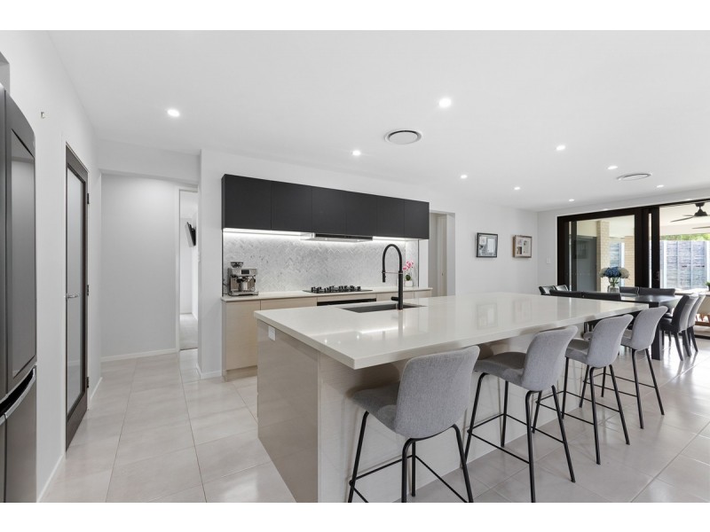 41 Capella Drive, Redland Bay QLD 4165