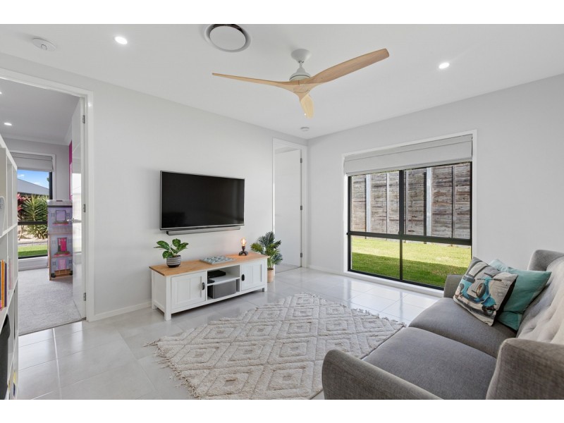 41 Capella Drive, Redland Bay QLD 4165