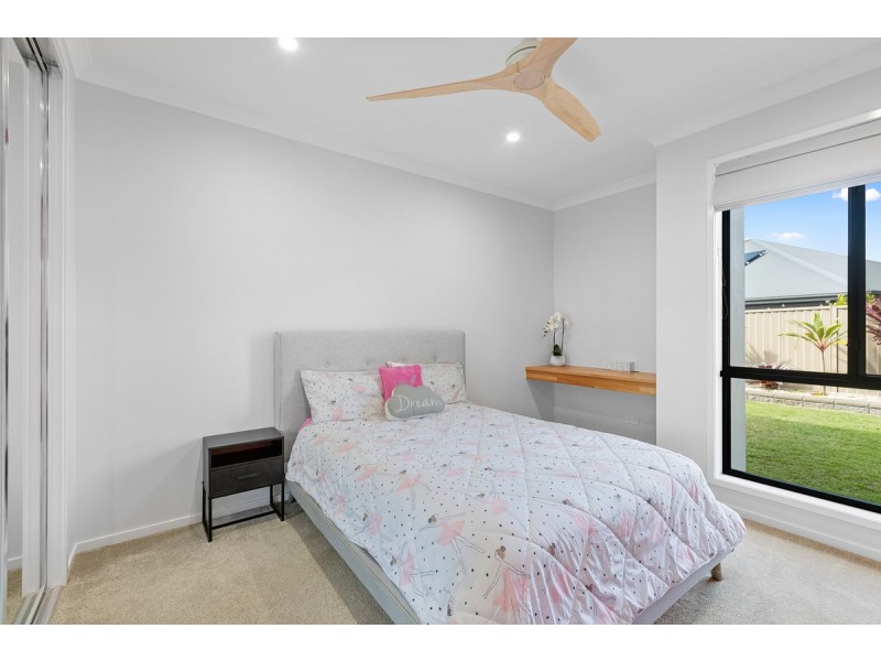 41 Capella Drive, Redland Bay QLD 4165