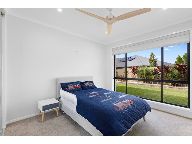 41 Capella Drive, Redland Bay QLD 4165
