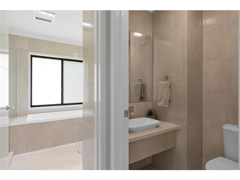 41 Capella Drive, Redland Bay QLD 4165