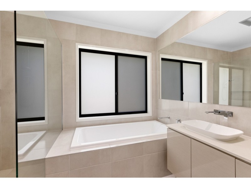 41 Capella Drive, Redland Bay QLD 4165