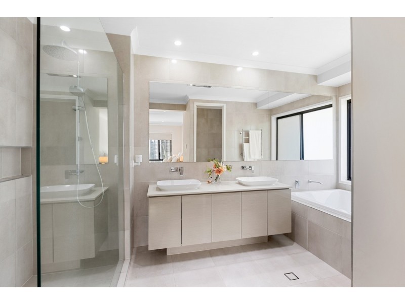 41 Capella Drive, Redland Bay QLD 4165