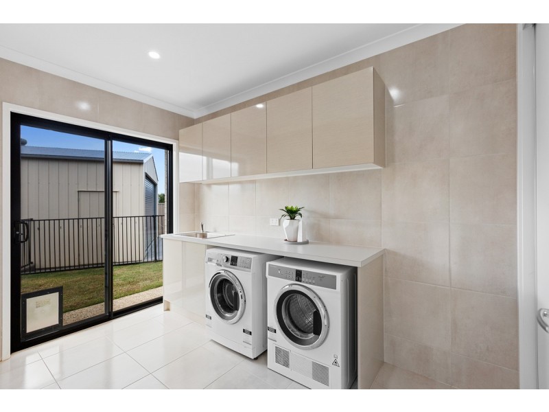 41 Capella Drive, Redland Bay QLD 4165