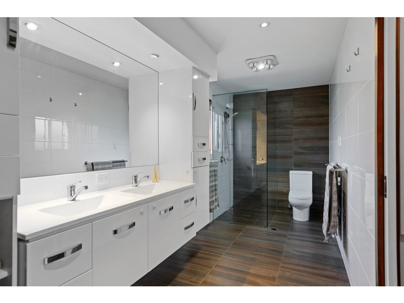 4 Tulloch Drive, Wellington Point QLD 4160