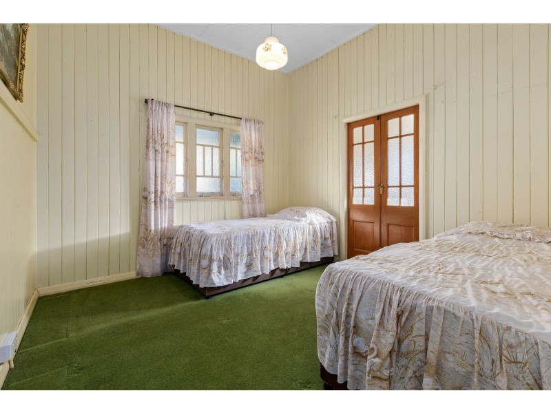 33 Zahel Street, Carina QLD 4152