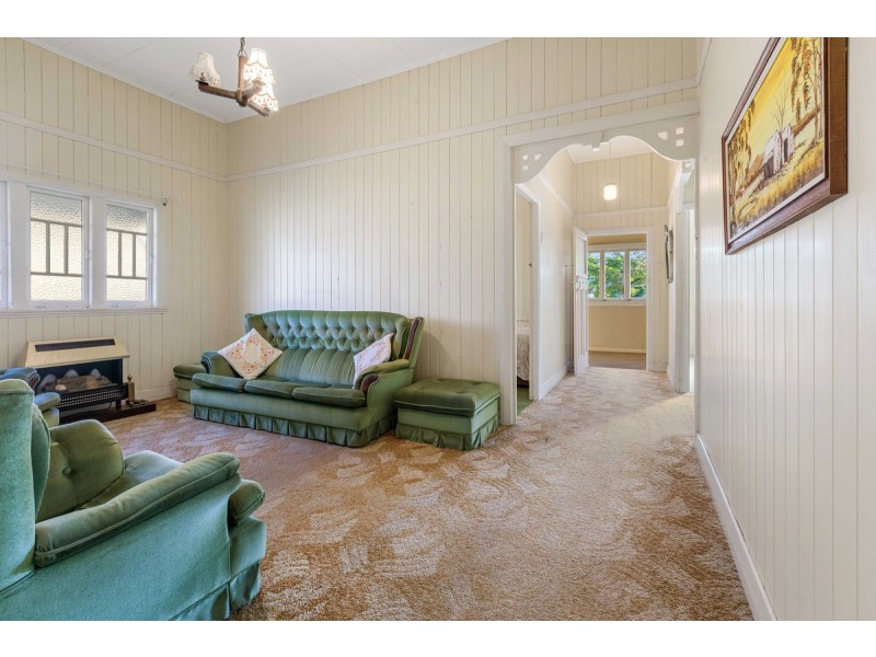 33 Zahel Street, Carina QLD 4152