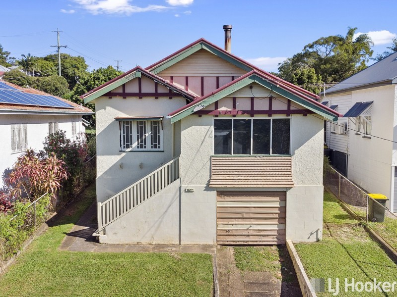 1107 Logan Road, Holland Park West QLD 4121
