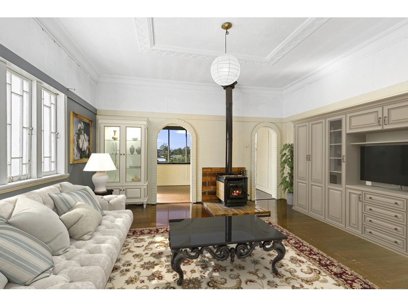 1107 Logan Road, Holland Park West QLD 4121