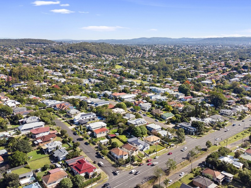 1107 Logan Road, Holland Park West QLD 4121
