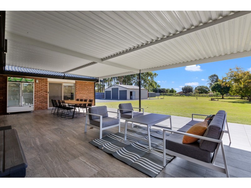 17 Pandanus Street, Birkdale QLD 4159