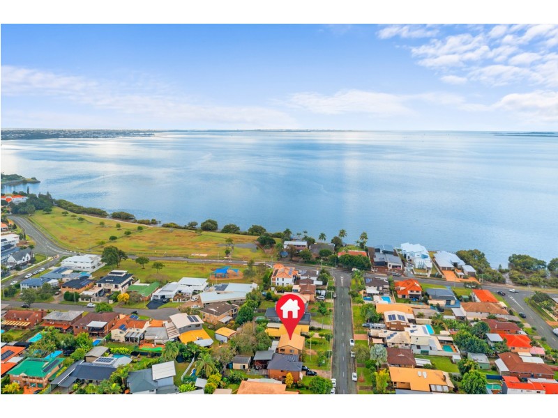 74 Murray Street, Birkdale QLD 4159