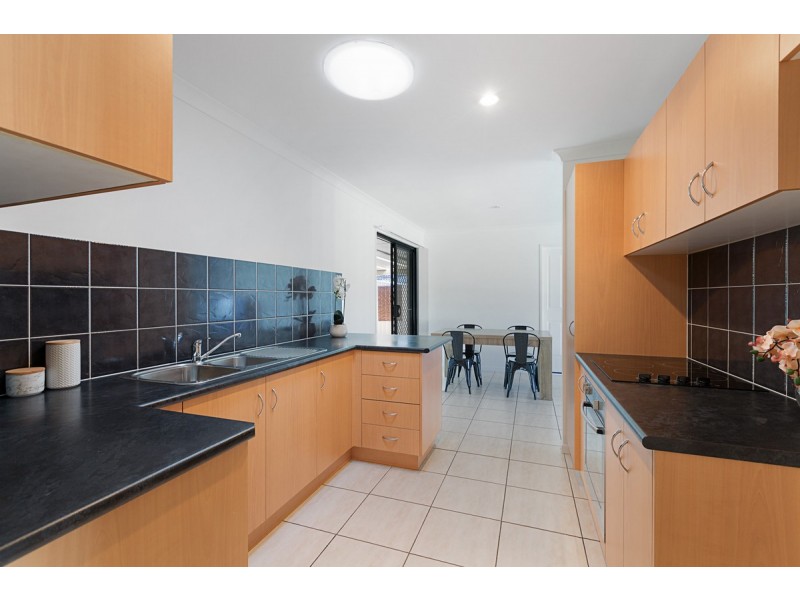 7 Snipe Street, Redland Bay QLD 4165