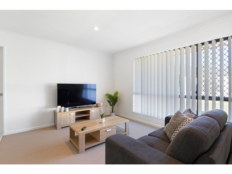 7 Snipe Street, Redland Bay QLD 4165