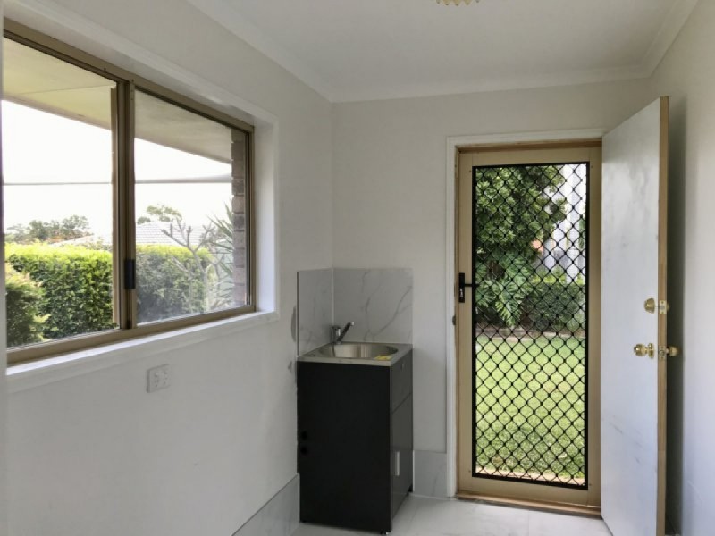 4 Harding Crescent, Cleveland QLD 4163