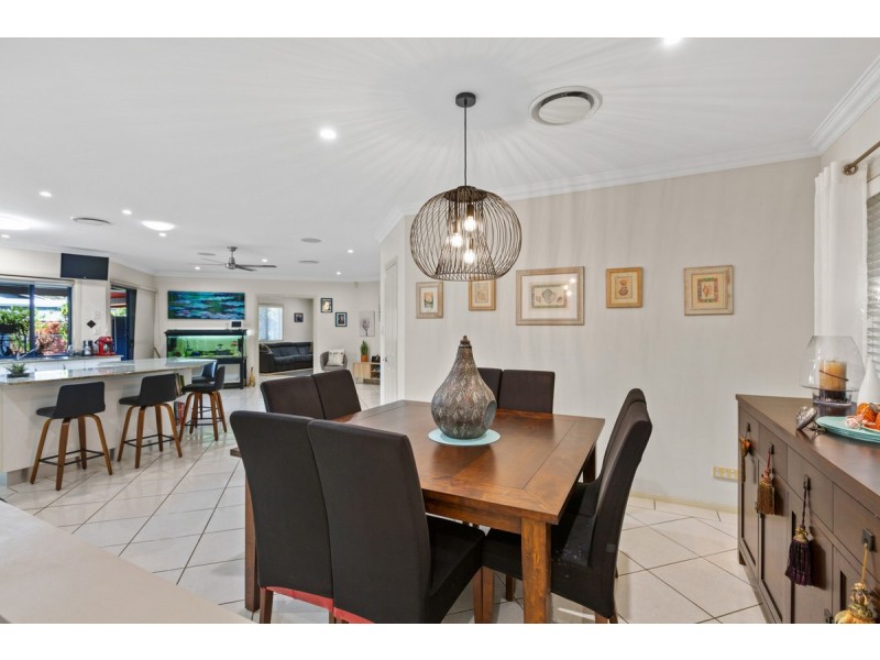 6 Aquila Street, Redland Bay QLD 4165