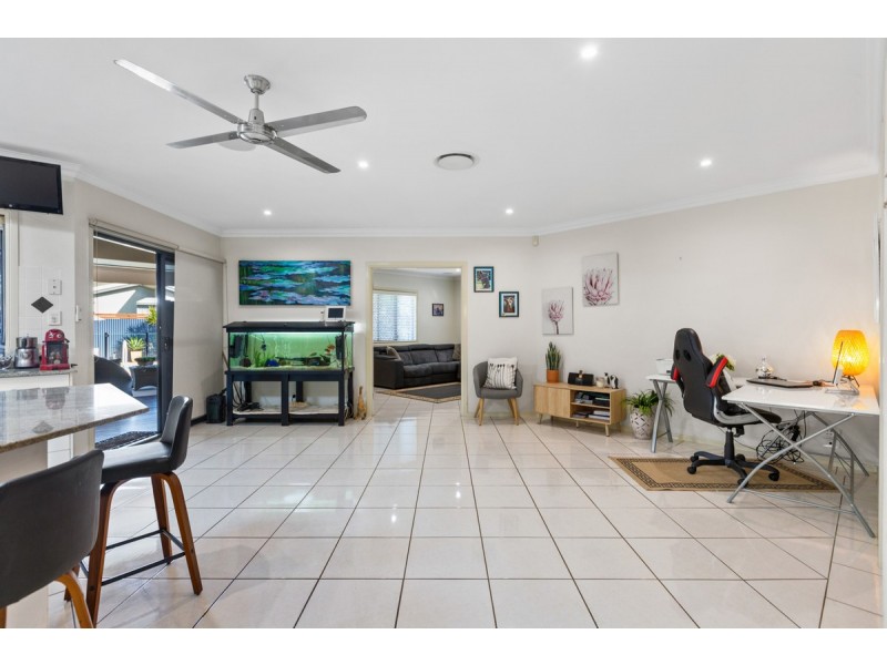 6 Aquila Street, Redland Bay QLD 4165