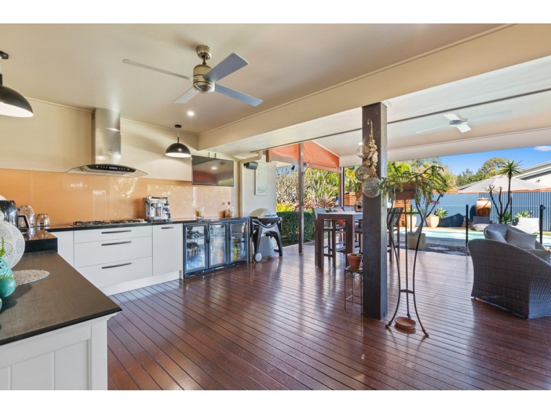 6 Aquila Street, Redland Bay QLD 4165