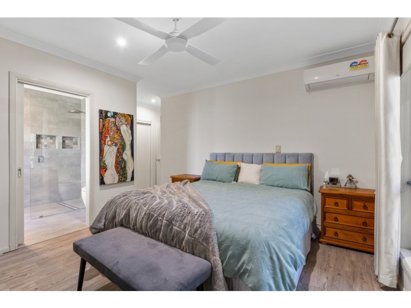 6 Aquila Street, Redland Bay QLD 4165