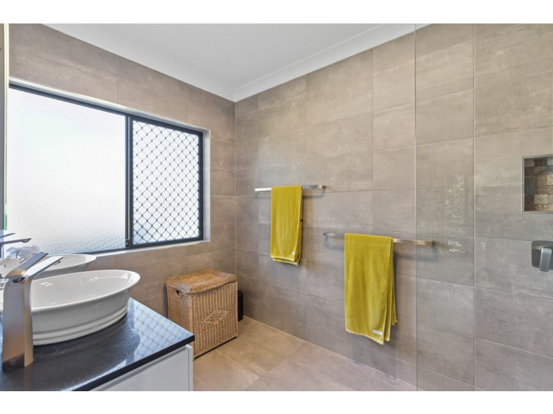 6 Aquila Street, Redland Bay QLD 4165