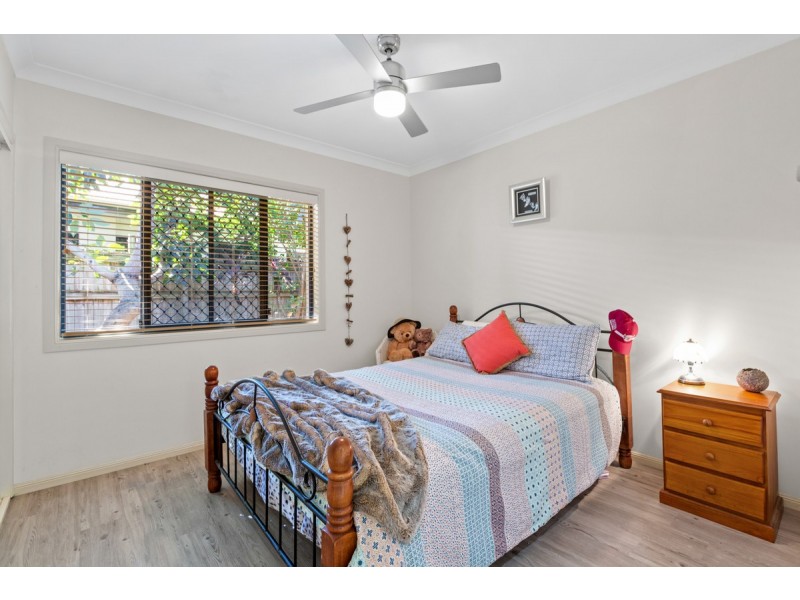 6 Aquila Street, Redland Bay QLD 4165